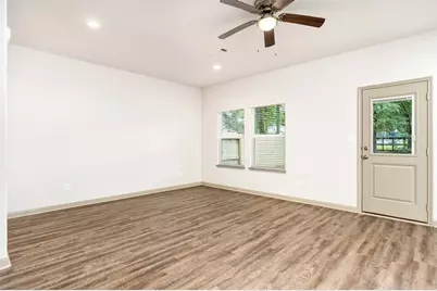 893 E Semands Avenue #B, Conroe, TX 77031 - Photo 9