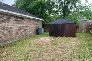 3601 Colleen Meadows Cir, Houston, TX 77080 - Photo 13