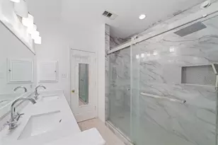 16826 Basewood Ct, Sugar Land, TX 77498 - Photo 17