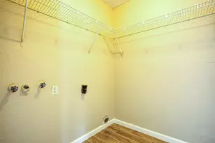 1556 Silverpines Rd, Houston, TX 77062 - Photo 19