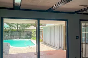 10002 Ella Lee Ln, Houston, TX 77042 - Photo 5