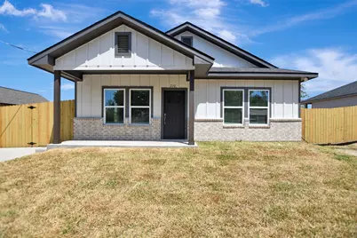 210 Kyle St Street, Madisonville, TX 77864 - Photo 1
