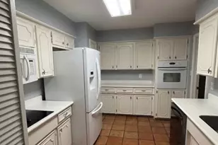 1789 Saxony Ln, Houston, TX 77058 - Photo 7