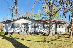 210 N Mattson St, West Columbia, TX 77486 - Photo 1