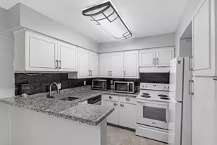2647 Marilee Ln, Houston, TX 77057 - Photo 11