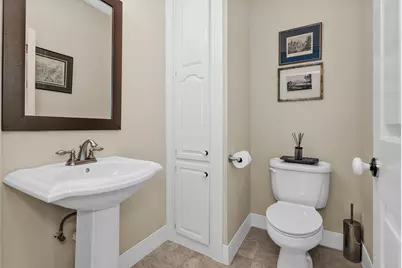 6 S Brokenfern Drive, The Woodlands, TX 77380 - Photo 23