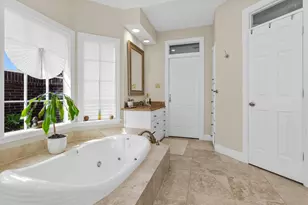 6 S Brokenfern Dr, The Woodlands, TX 77380 - Photo 27