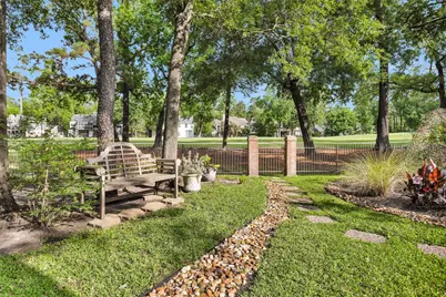 6 S Brokenfern Drive, The Woodlands, TX 77380 - Photo 47