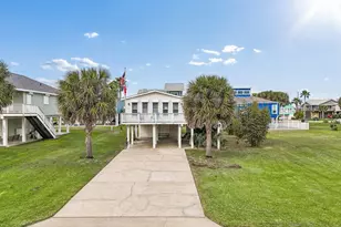 13626 Pirates Beach Blvd, Galveston, TX 77554 - Photo 1