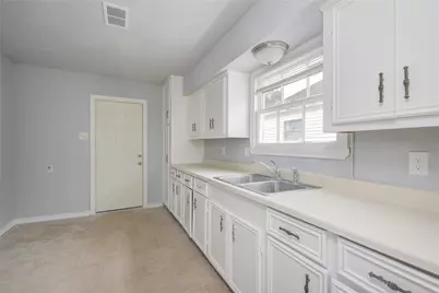 1427 W 6th Street Street, Freeport, TX 77541 - Photo 11