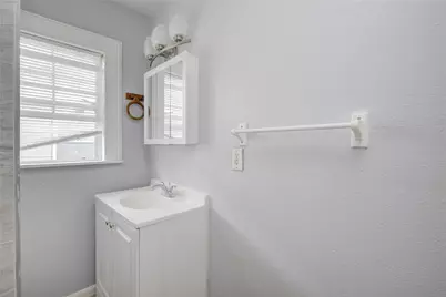 1427 W 6th Street Street, Freeport, TX 77541 - Photo 15