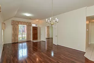 12227 Meadowglen Dr, Meadows Place, TX 77477 - Photo 3
