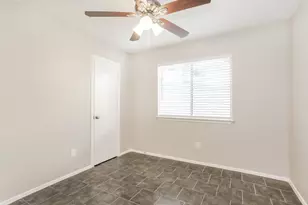 3915 Vineyard Dr, Houston, TX 77082 - Photo 13