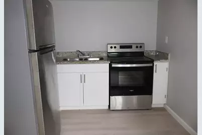 7515 Bayway Drive #5, Baytown, TX 77520 - Photo 5