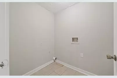 8018 Sharondale Drive, Houston, TX 77033 - Photo 11