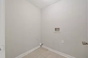 8018 Sharondale Dr, Houston, TX 77033 - Photo 11