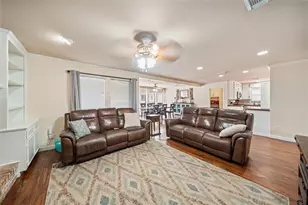 600 Hampton Hall Ln, Conroe, TX 77302 - Photo 3