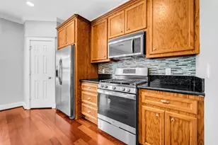 1029 W 15th 1/2 St, Houston, TX 77008 - Photo 9