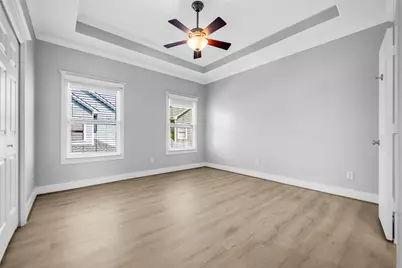 1029 W 15th 1/2 Street, Houston, TX 77008 - Photo 11