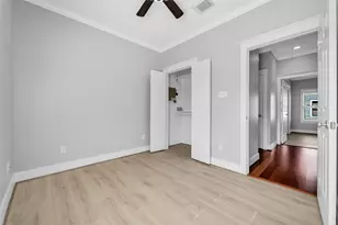 1029 W 15th 1/2 St, Houston, TX 77008 - Photo 19