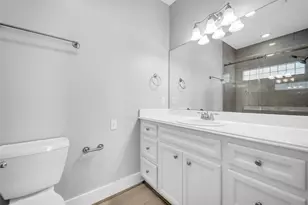 1029 W 15th 1/2 St, Houston, TX 77008 - Photo 13