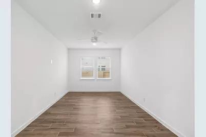 12119 Willow Way Avenue, Mont Belvieu, TX 77535 - Photo 5