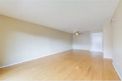 3055 Walnut Bend Lane #21, Houston, TX 77042 - Photo 5