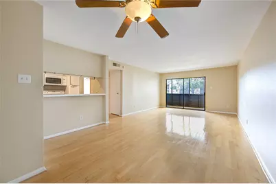 3055 Walnut Bend Lane #21, Houston, TX 77042 - Photo 3
