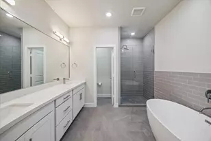 6346 Paddington Bnd Dr, Houston, TX 77008 - Photo 3