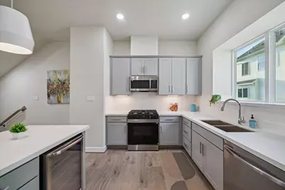 6346 Paddington Bend Drive, Houston, TX 77008 - Photo 11