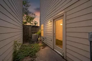 2154 Arabelle St, Houston, TX 77007 - Photo 41