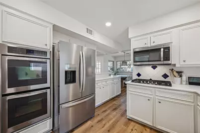 10722 Valley Forge Drive, Houston, TX 77042 - Photo 7