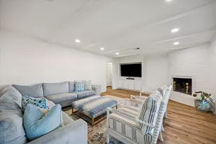 10722 Valley Forge Dr, Houston, TX 77042 - Photo 3
