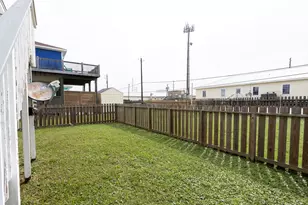 16721 Edward Teach Rd, Jamaica Beach, TX 77554 - Photo 27