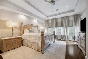 29 N Creekside Ct, Spring Valley, TX 77055 - Photo 11