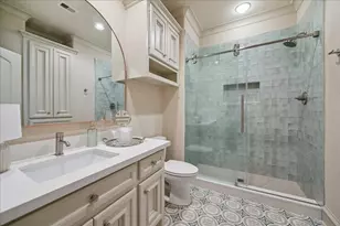 29 N Creekside Ct, Spring Valley, TX 77055 - Photo 17