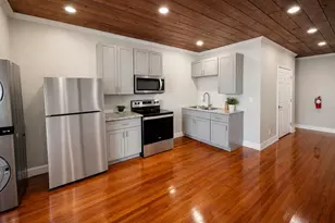 2115 Broadway Avenue J, Galveston, TX 77550 - Photo 5