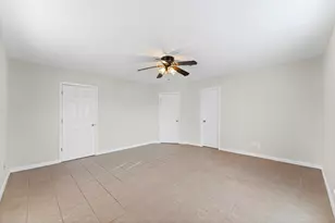 606 Lazy Ln, Anahuac, TX 77514 - Photo 17