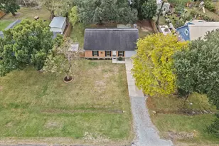 606 Lazy Ln, Anahuac, TX 77514 - Photo 29