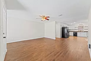 606 Lazy Ln, Anahuac, TX 77514 - Photo 11