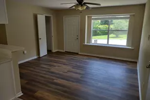 102 Libby Cir, Willis, TX 77378 - Photo 11