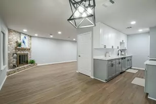 7931 Ellinger Ln, Houston, TX 77040 - Photo 9