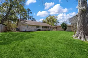 210 Ridgemont Dr, Alvin, TX 77511 - Photo 25