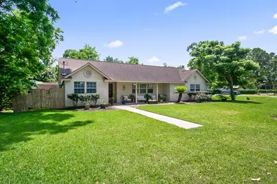 207 W Centre Street, Brazoria, TX 77422 - Photo 1