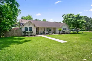 207 W Centre St, Brazoria, TX 77422 - Photo 1