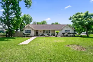 207 W Centre St, Brazoria, TX 77422 - Photo 3