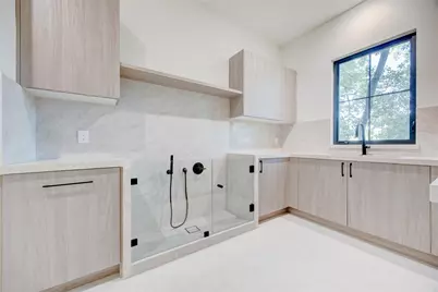 1916 Addison Road, Houston, TX 77030 - Photo 29