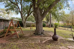 910 6th St, Bay City, TX 77414 - Photo 7