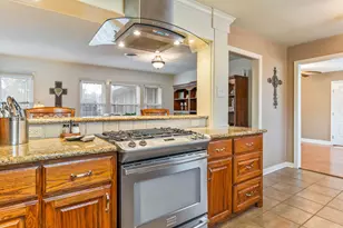 910 6th St, Bay City, TX 77414 - Photo 13