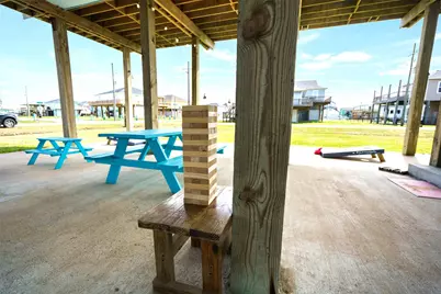 965 Gulf Shores Drive, Crystal Beach, TX 77650 - Photo 21